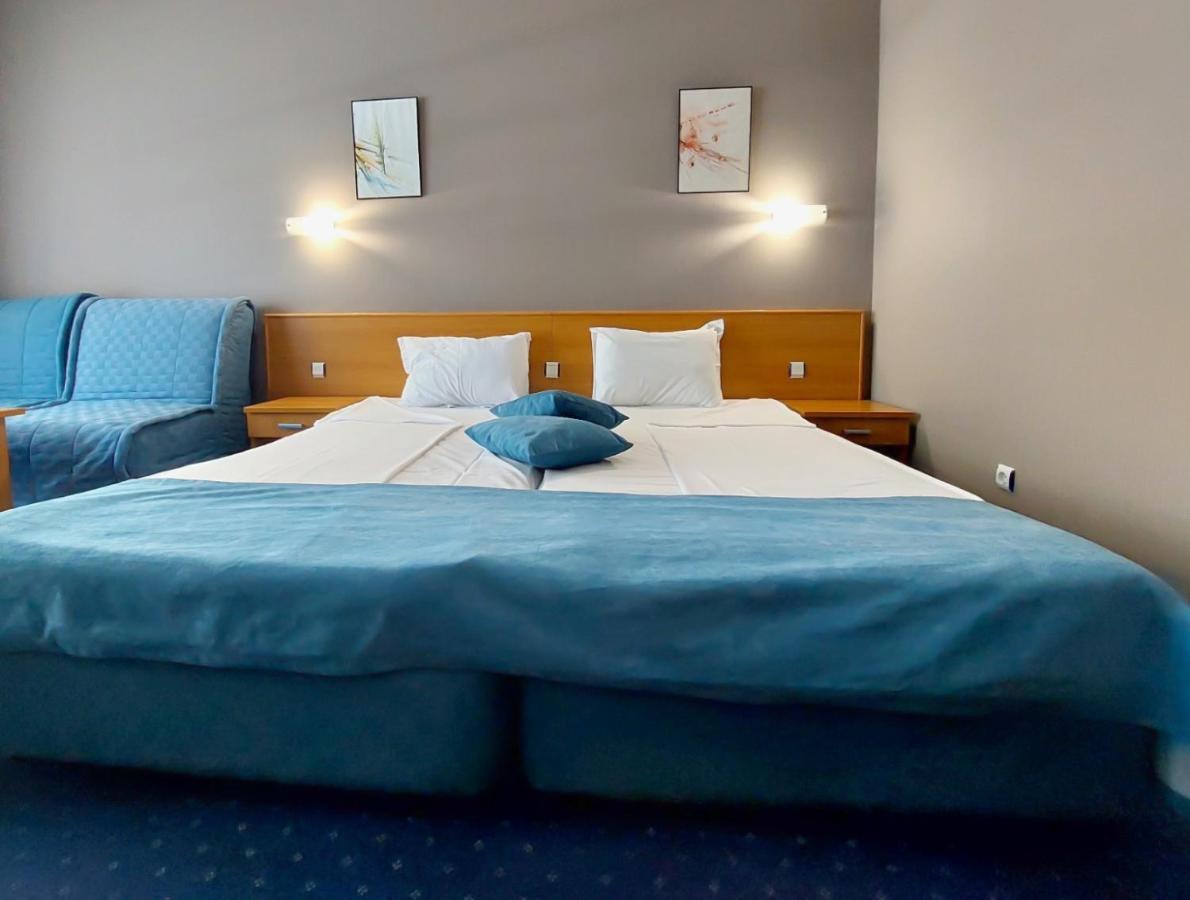 Chambre Double ou Lits Jumeaux (2 Adultes + 1 Enfant)